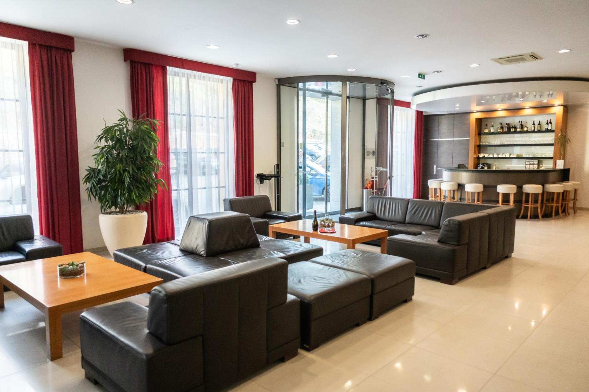 Hotel Sladovna แชร์นาโฮรา ภายนอก รูปภาพ