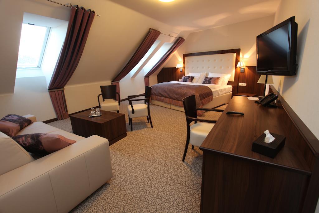 Hotel Sladovna แชร์นาโฮรา ห้อง รูปภาพ