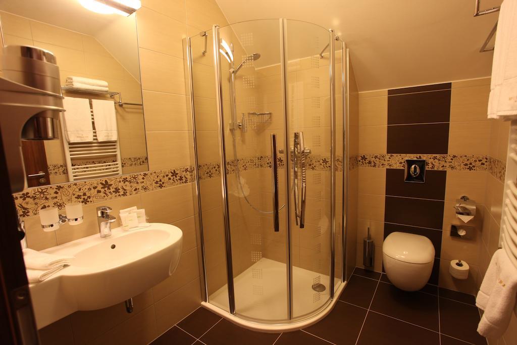 Hotel Sladovna แชร์นาโฮรา ภายนอก รูปภาพ